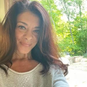Meet your Posher, Lorraine